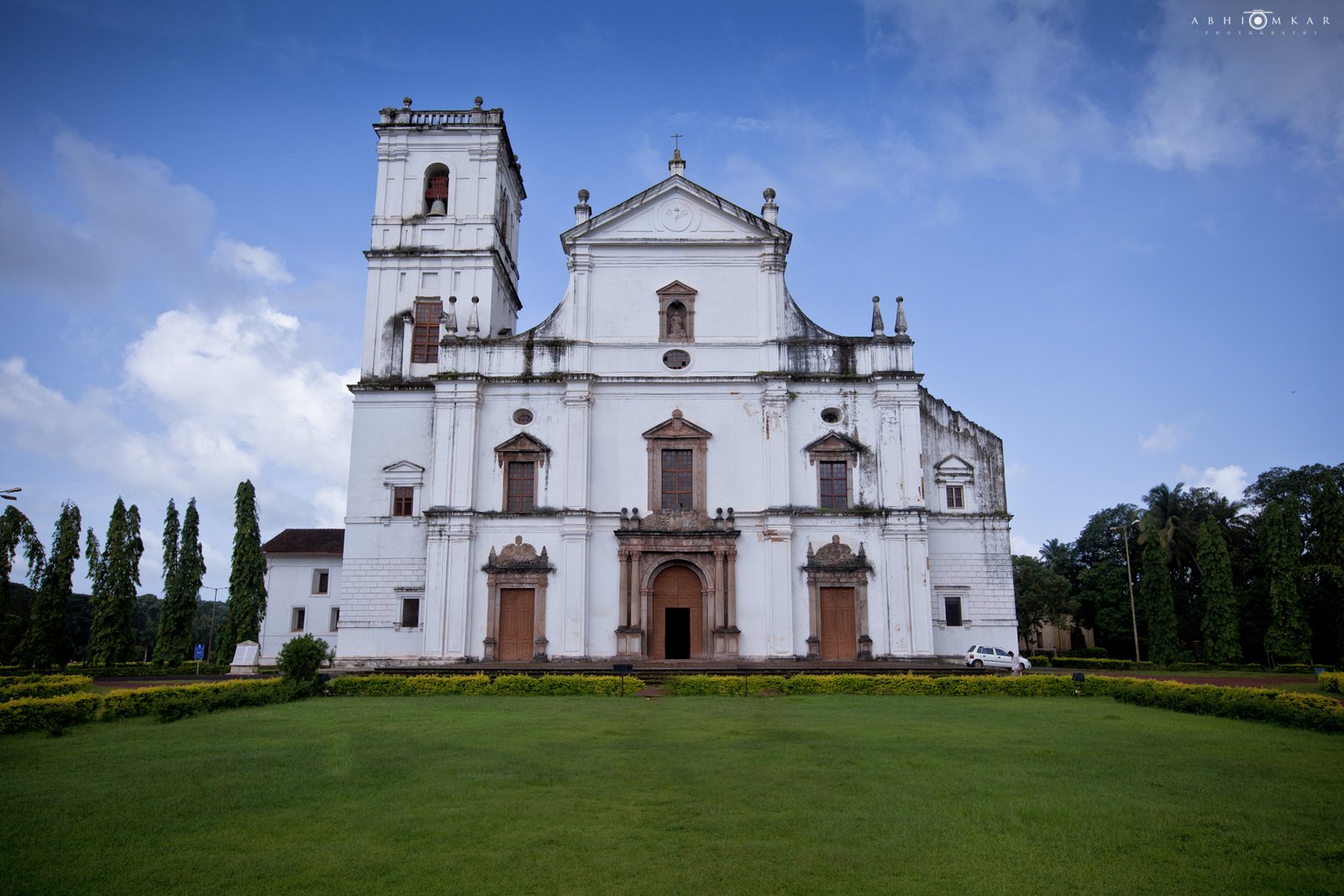 famous churches of old goa